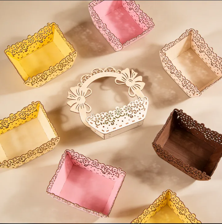 Artikel 53 Elegant Laser-Cut Plywood Decorative Basket