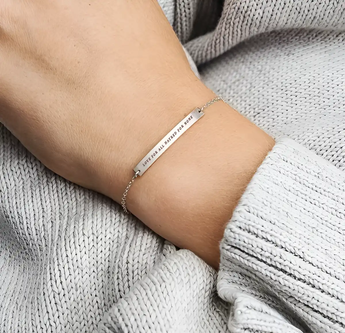 Artikel 1585 Love for All, Hatred for None" Bracelet