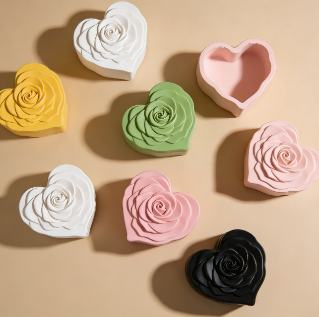 Artikel 88 Handcrafted Rose Heart Gypsum Trinket Box
